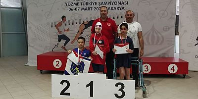 Cansu Özgüner, 50 metre sırtüstü yarışmasında Türkiye üçüncüsü oldu
