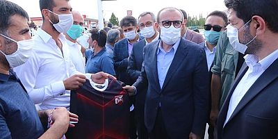 Elbistanspor'dan Mahir Ünal'a İlgi ve alakasından ötürü  teşekkür 