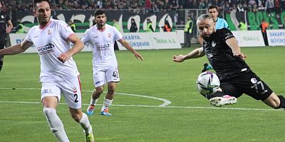 PFDK, Sakaryaspor'a, Kahramanmaraşspor maçındaki saha olayları nedeniyle ceza yağdırdı