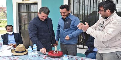Türkoğlu Gençlerbirliğispor'dan Başkan Okumuş'a doğum günü sürprizi