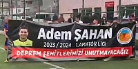 Çağlayancerit ilçe stadında oyuncular sahaya anlamlı pankartla çıktı