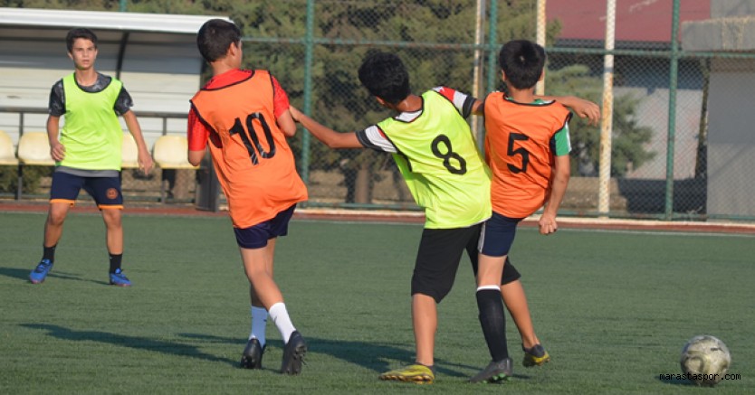 Kahramanmaraş'ta Bölge Antrenörü futbolcu seçmesi yaptı