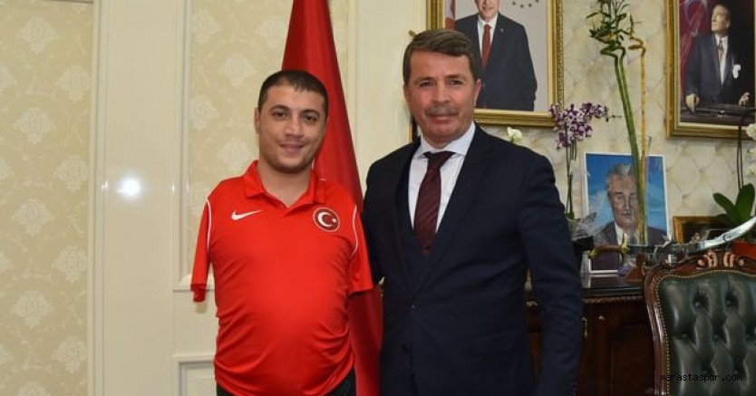 Osman Okumuş, milli yüzücü Beytullah Eroğlu'nu misafir etti