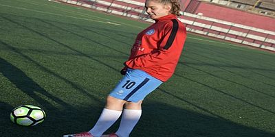 Anadolu Gençlik Spor'dan U15 Kız Milli Takımına davet edildi