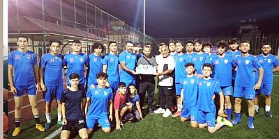 Kahramanmaraş 1.Amatör Lig takımı 5.yılını Batıpark Futbol sahasında kutladı