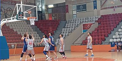 Kahramanmara? Genlik Spor, Erkekler Blgesel Basketbol Ligi'nde evinde ilk ma?na ?kt?.