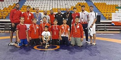 Kahramanmaraş Güreş Takımımız Türkiye Şampiyonu olarak 1. Lige çıktı