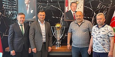 Kahramanmaraşspor'dan Süper Lige yükselen Ümraniyespor'a ziyaret
