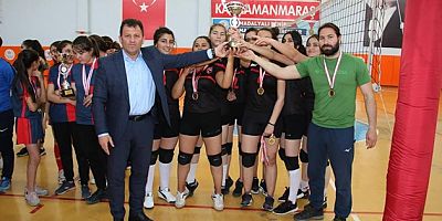 Okul Sporları Voleybol Genç Kızlar'da Spor lisesi Şampiyon