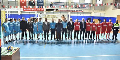 Türkoğlu Belediyesi'nin geleneksel voleybol turnuvası turnuvası başladı