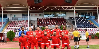 Türkoğlu Belediyespor, 12 Şubat Stadyumunda bir hazırlık maçı daha yaptı