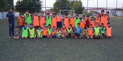 Türkoğlu Gençlerbirliği'nin Futbol okulunu ziyaret ettik!