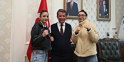 Türkoğlu'lu Taekwondocular, Başkan Osman Okumuş'a Nezaket Ziyaretinde Bulundu