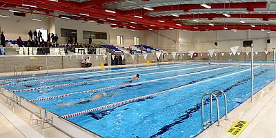 Yarı Olimpik Kapalı Yüzme Havuzu Törenle Açıldı