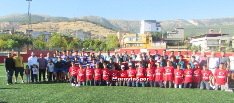 On iki şubat Belediyesi malzeme dağıtımı yaptı