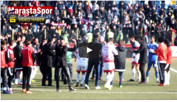 Kahramanmaraşspor’lu oyuncular galibiyeti taraftarıyla kutladı