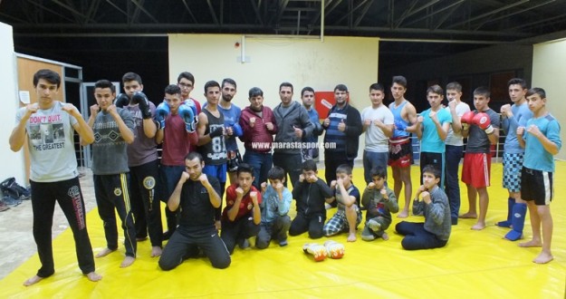 Türkoğlu Kick Box takımı çalışmalarını sürdürüyor