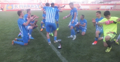 Hem Söylediler Hem Oynayarak kutladılar.