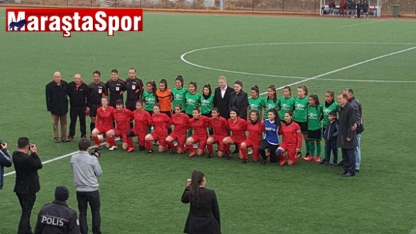 Sivas Valisi Kızların Maçına Geldi