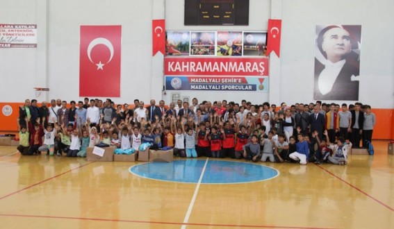 Bakanlıktan Amatöre malzeme desteği