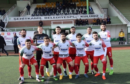 Dumlupınarspor 8 kişi tamamladı