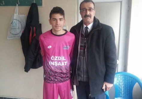 Göksun Belediyespor’lu kaleciden örnek davranış
