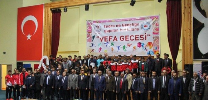 SPORA VE GENÇLİĞE YAPILAN KATKILARA “VEFA GECESİ”