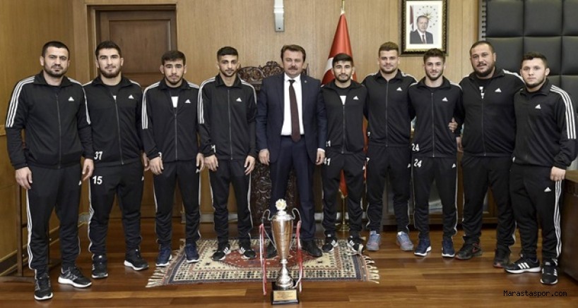 BAŞKAN ERKOÇ: “GÜREŞÇİLERİMİZDEN OLİMPİYAT ŞAMPİYONLUĞU BEKLİYORUZ”