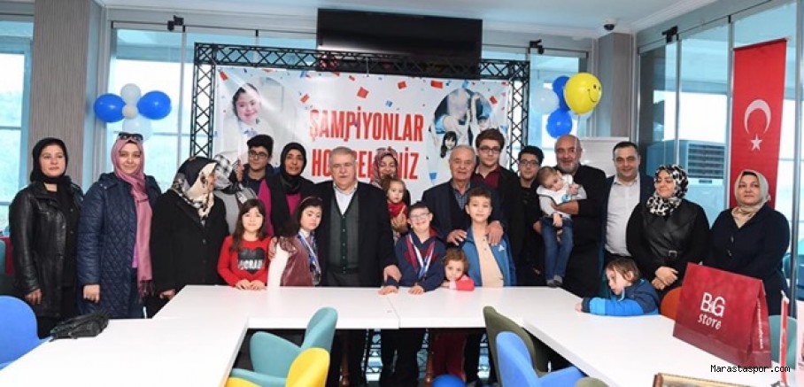 ONİKİŞUBAT BELEDİYESİNDEN DOWN SENDROMLU YÜZÜCÜLERE ETKİNLİK