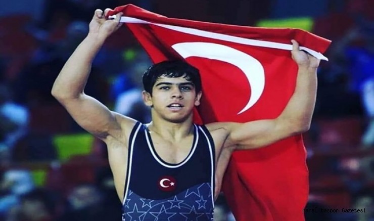 Büyükşehir’in Güreşçisi Hamza Alaca Dünya Şampiyonu