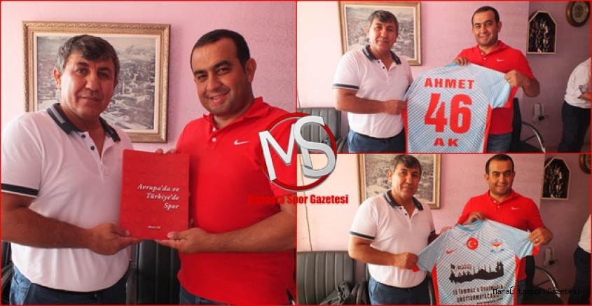 Ahmet Ak’a “15 Temmuz’u Unutmadık Unutturmayacağız “yazılı Forma