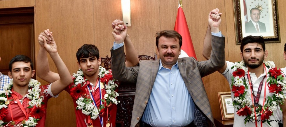 BÜYÜKŞEHİRİN GÜREŞÇİSİ BREZİLYA’DA DÜNYA ŞAMPİYONU