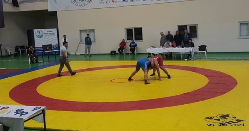 Büyükşehir Türkiye Güreş Süper liginde Balıkesir’i Farklı Geçti