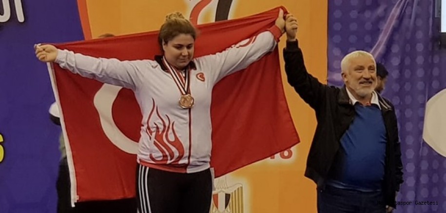 Melike Günal 3 bronz madalya kazandı