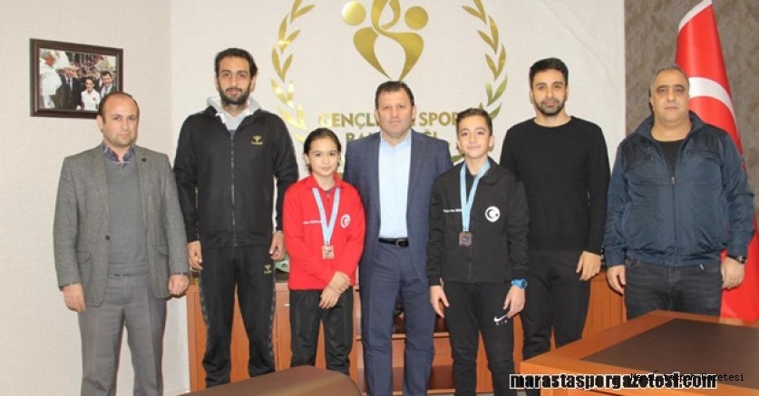 Yüzmede Sporcularımızdan Gümüş Ve Bronz Madalya