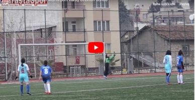 Bayan Futbolcudan Muhteşem vuruş direkten döndü