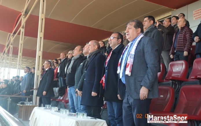 Ali Öztunç Menemen maçında 12 Şubat Stadında yerini aldı