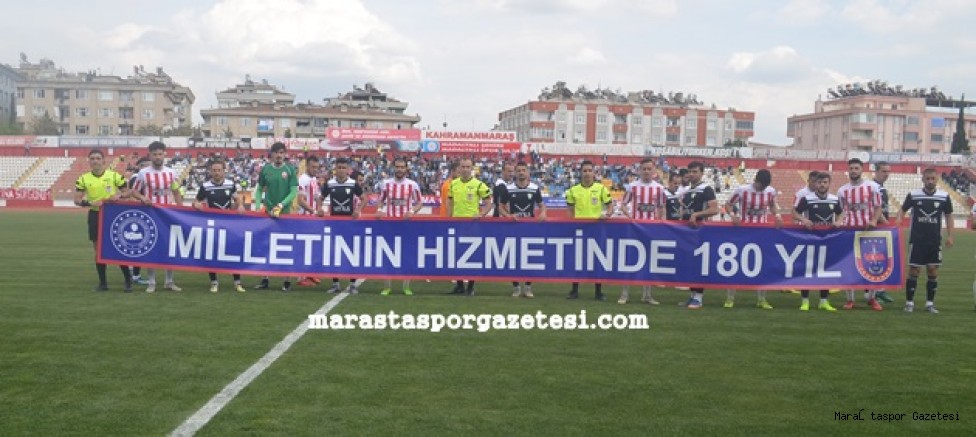 ” Milletinin Hizmetinde 180 yıl” yazılı parkartla çıktılar.