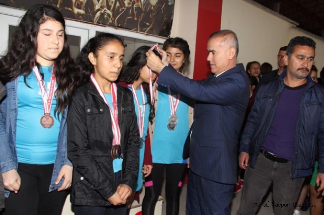 OKUL SPORLARI ATLETİZM TURNUVASI TAMAMLANDI