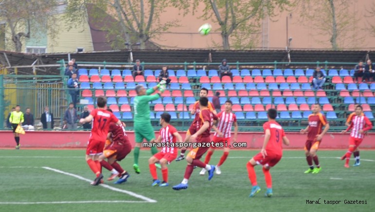 Zirvenin maçında 3 kırmızı kart, 2 gol kazanan yok |