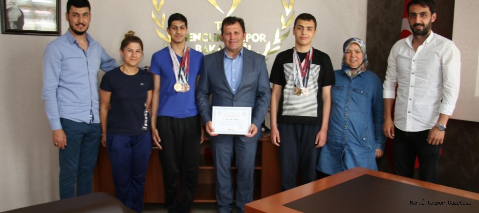 Sporcularımız Yüzmede Engel Tanımadılar