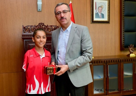 MİLLİ YÜZÜCÜ ÖZTÜRK’TEN BAŞKAN GÜNGÖR’E ZİYARET