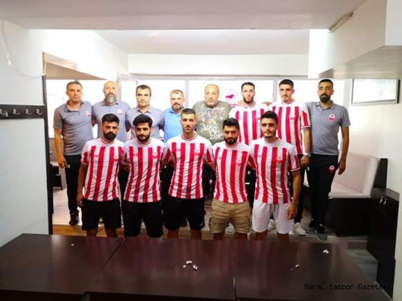 Yeni transferlere bir bir imza attırdı