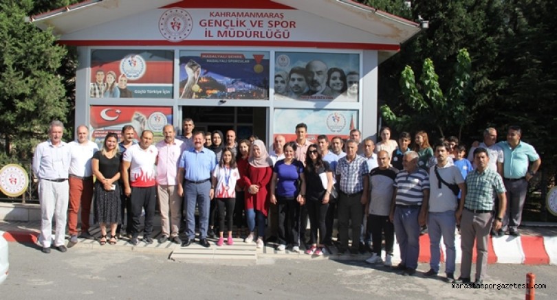 Dünya 3’sü Yüzücü Sevilay Öztürk Kahramanmaraş’a Döndü