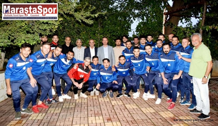 Osman Okumuş, futbolcuları ve teknik ekiple bir araya geldi