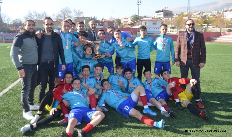 Liseler arası futbol turnuvasında şampiyon Spor Lisesi