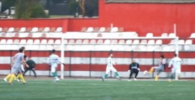 Yağmurlu Havada Şık Bir Gol