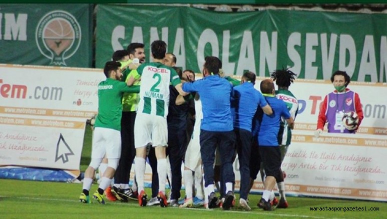 Çotanaklar Adanaspor’u ateşe attı