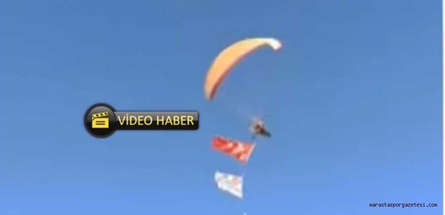 Paramotor ile gökyüzünde Al Bayrağımızı dalgalandırdılar.