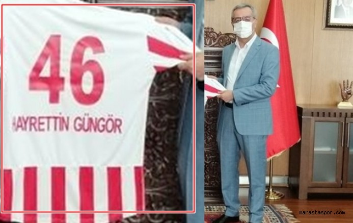Hayrettin Güngör’e 46 numara çubuklu formayı hediye edildi